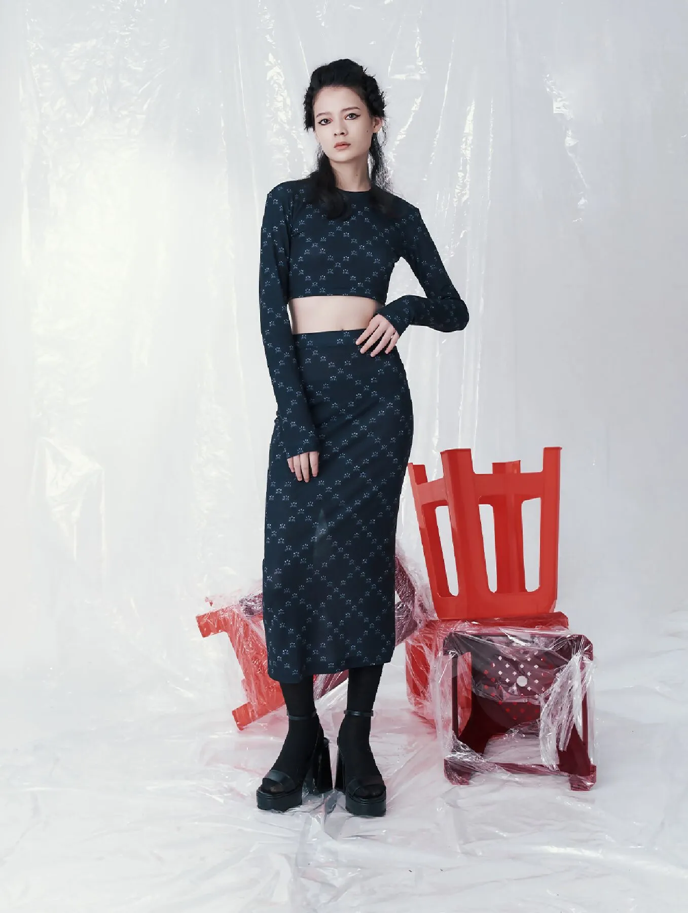 Ban-Doh Dot Matrix Print Cropped Top