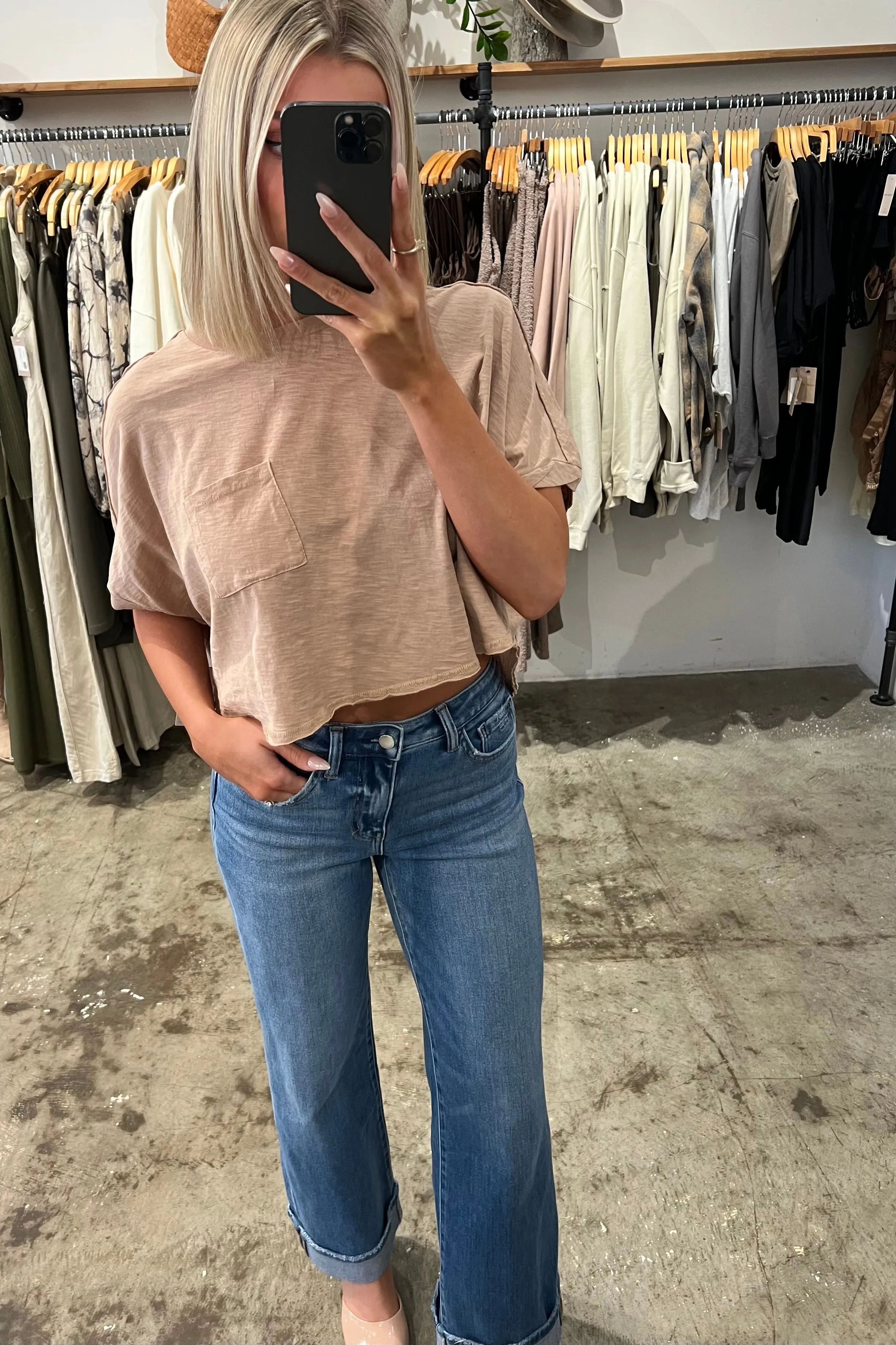 ELIOT TAUPE CROPPED TEE