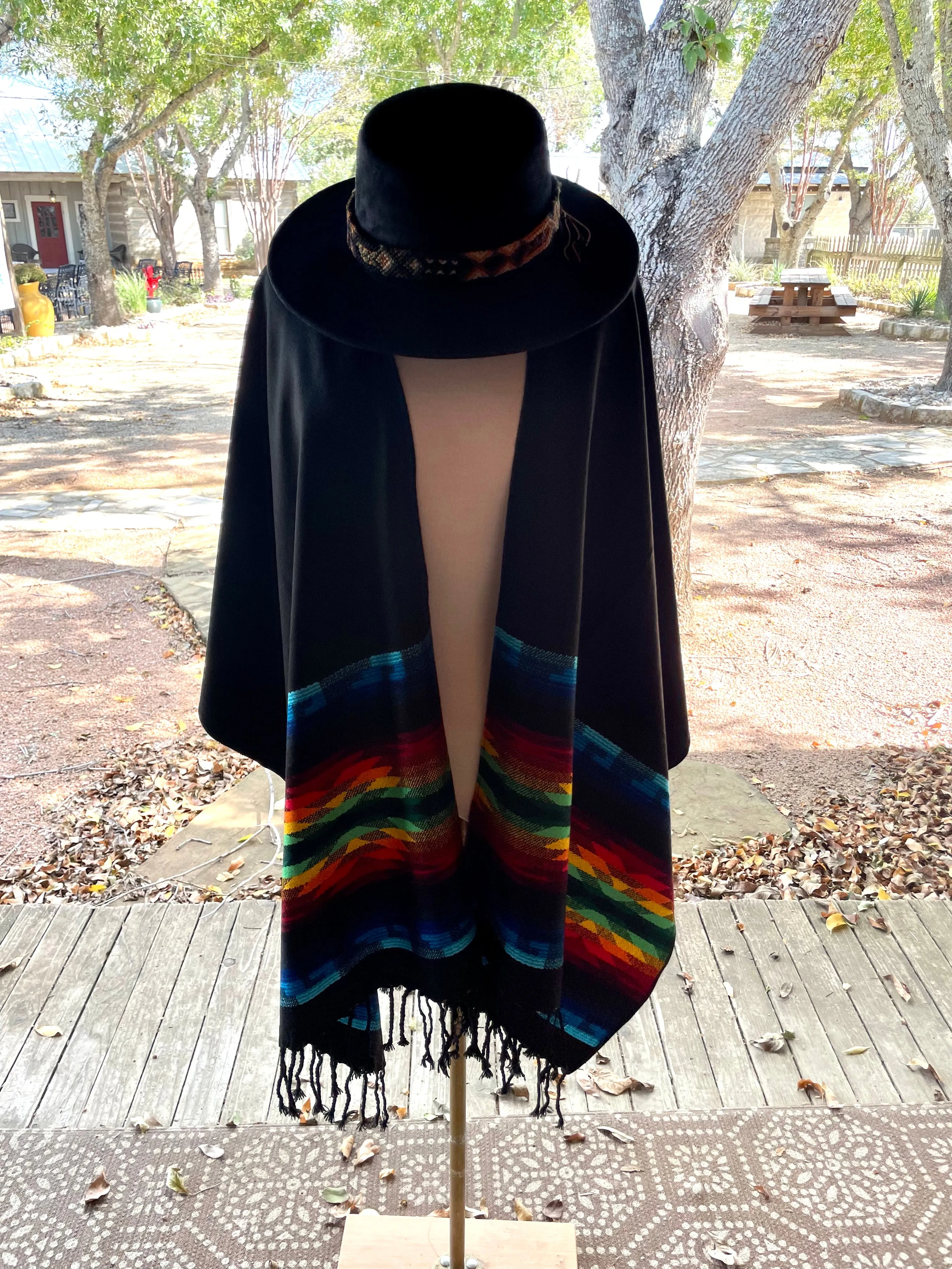 Inca Kimono poncho scarf (black)