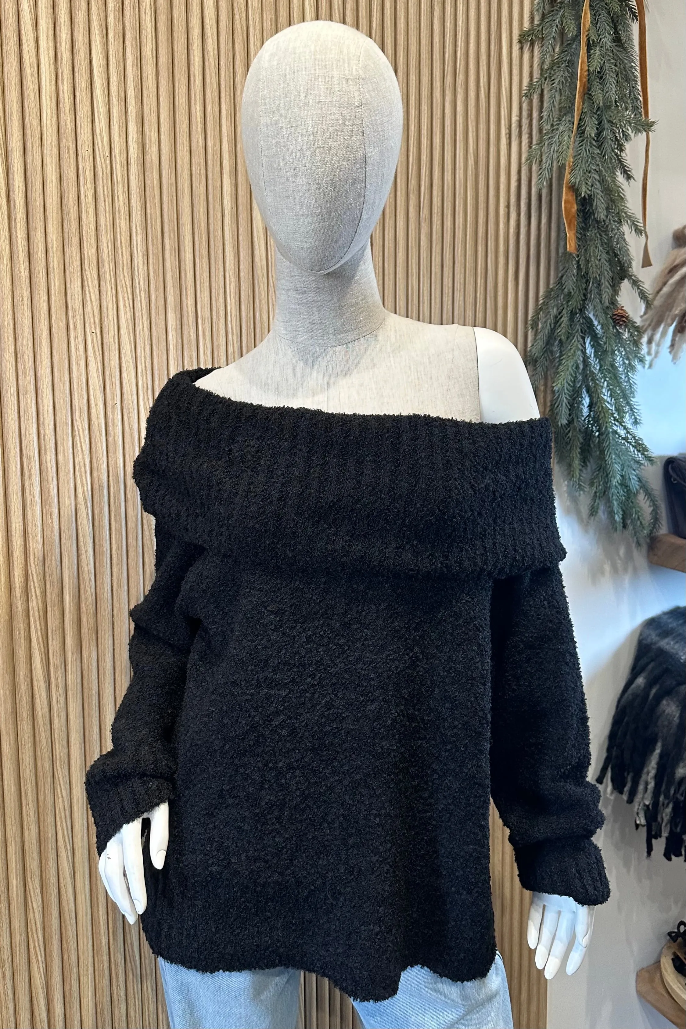 JESSIE BLACK OFF SHOULDER SWEATER